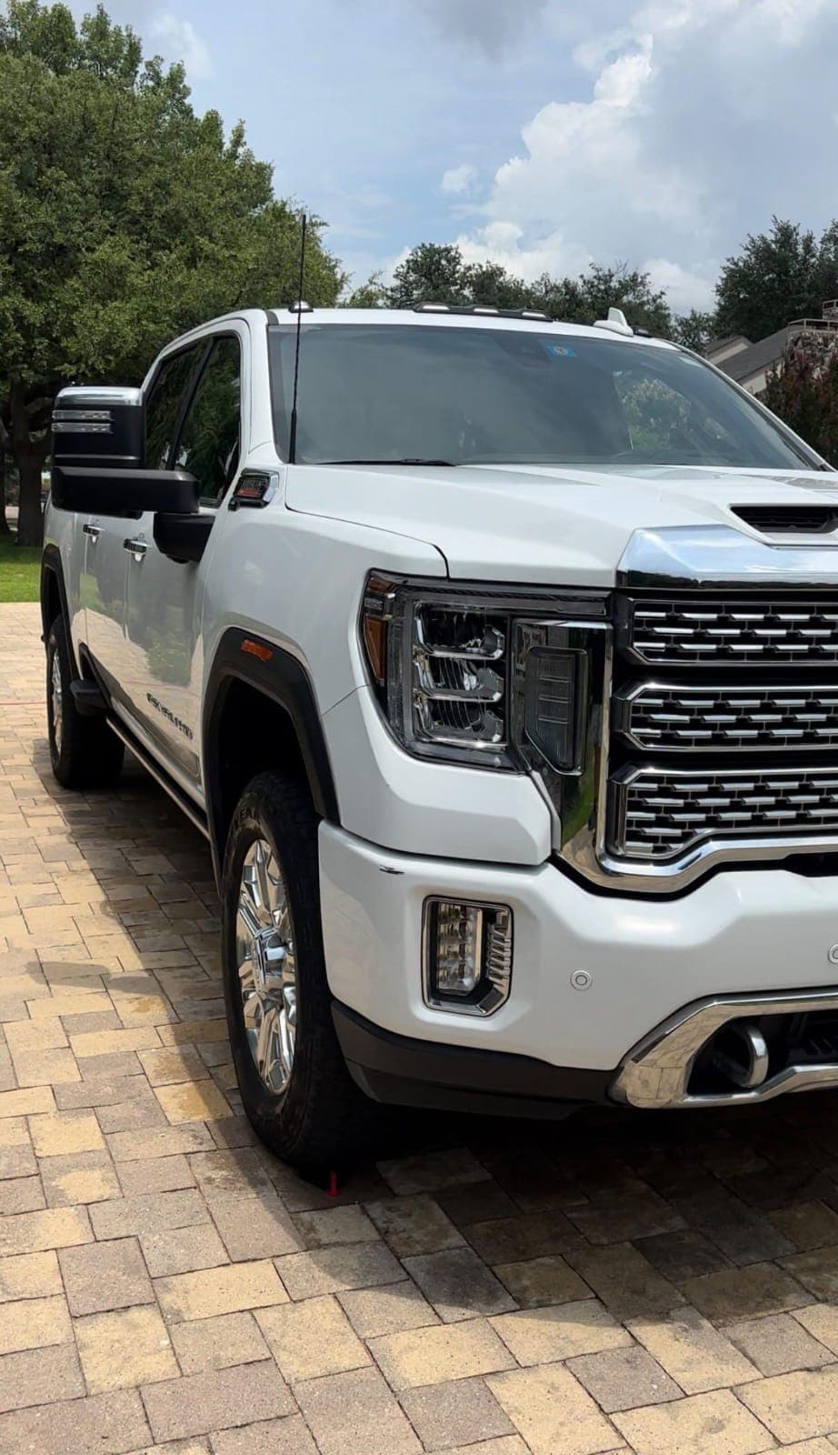 GMC Sierra Denali — Truck Detail